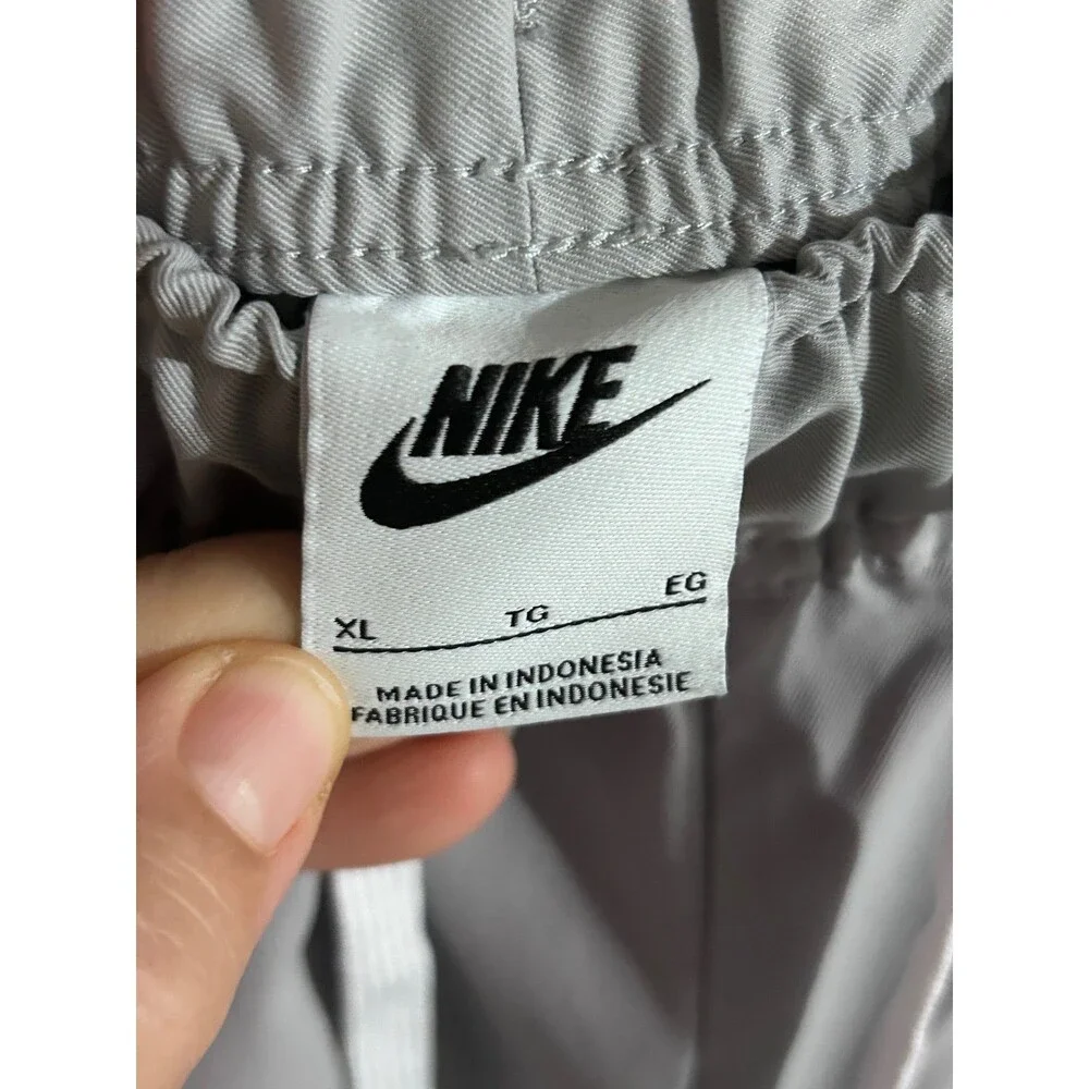 Nike Men's sz XL Club Woven Tapered Leg Pants Standard Fit Grey DX0623-077